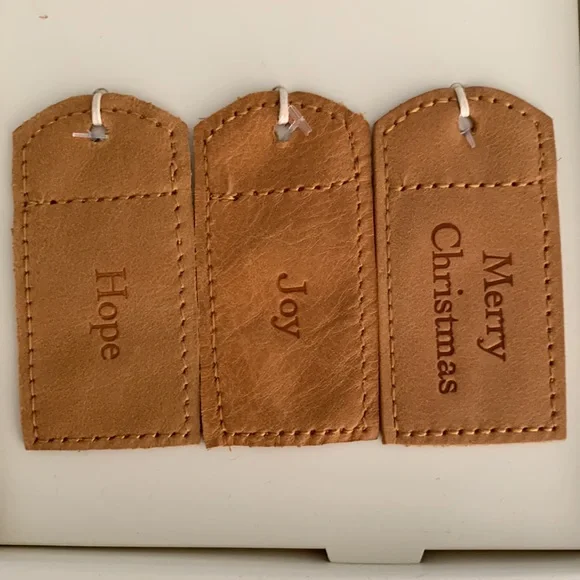 NIB HEARTH & HAND Holiday Reusable Leather Gift Tags Set of 6 - Picture 5 of 7